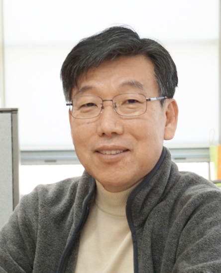 정규혁 사진