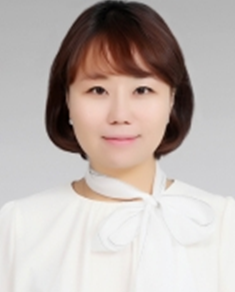 육심명 사진
