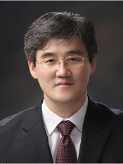 윤정훈 사진